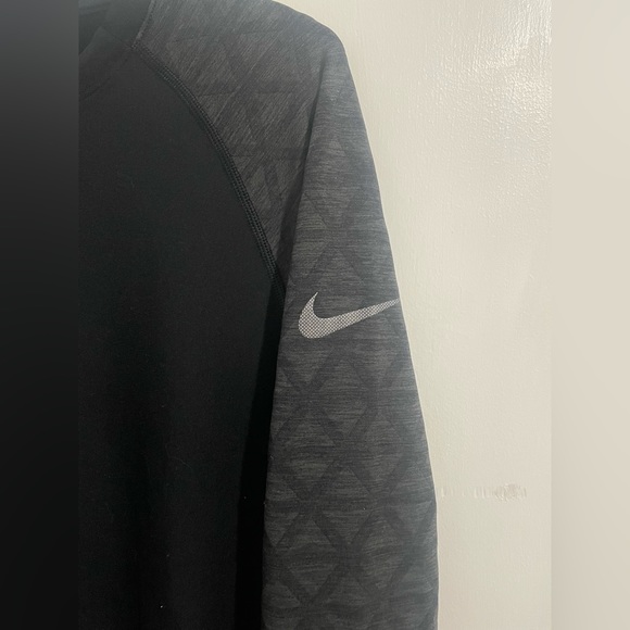 Nike Pro training shirt - Picture 2 of 3
